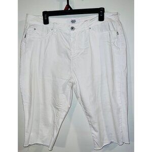 Wanna Betta Butt Womens White Denim Capris Size 15/32